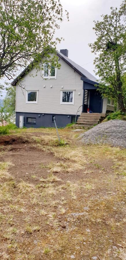 Hus Pa Bakken Apartment Skaland Bagian luar foto